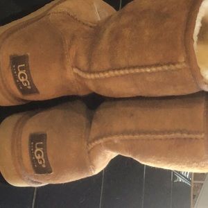 Authentic Ugg boots. Short. Great condition.